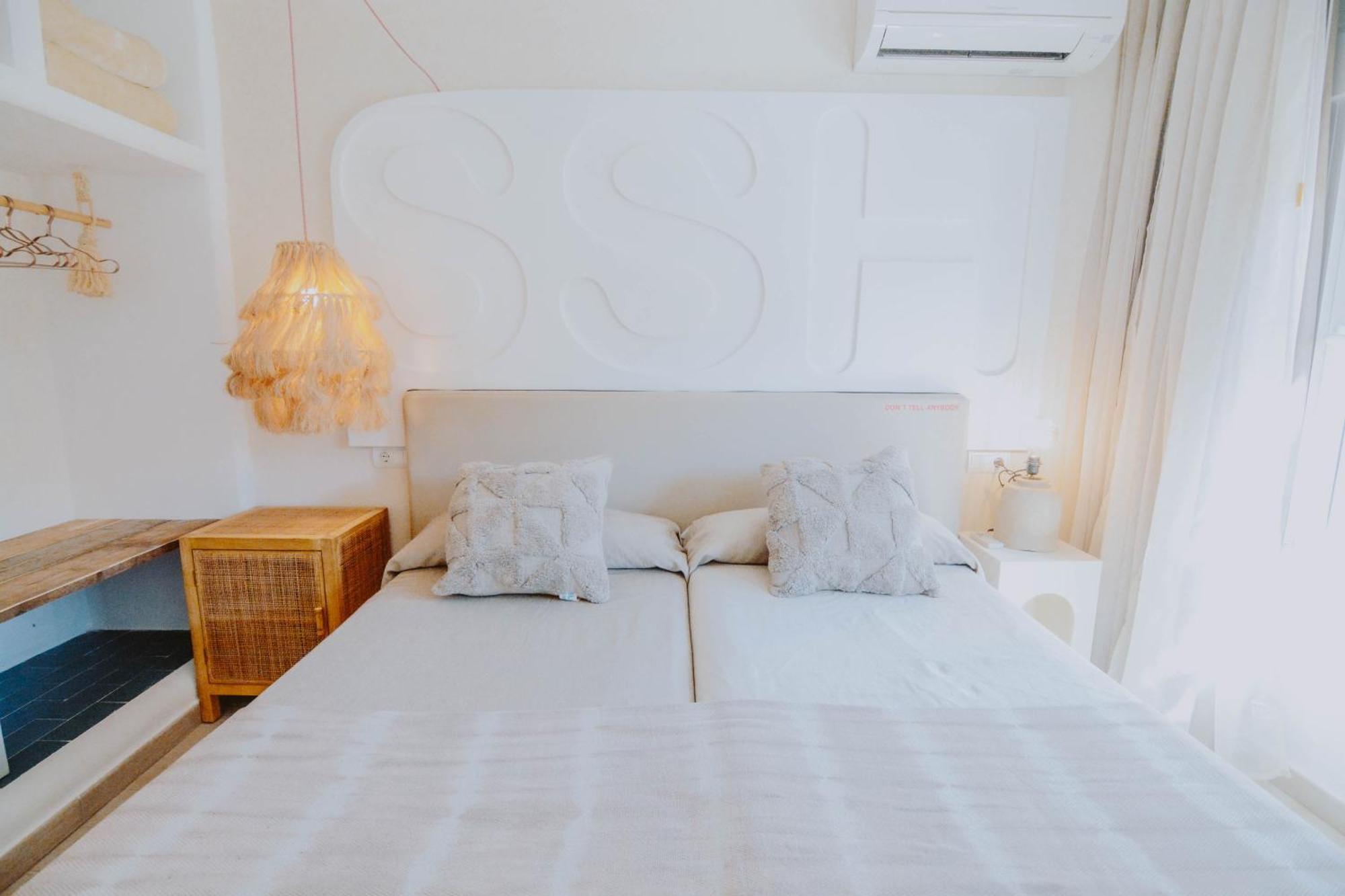 Aparthotel Secret Oasis Ibiza-Only Adults Sant Antoni de Portmany Exterior foto