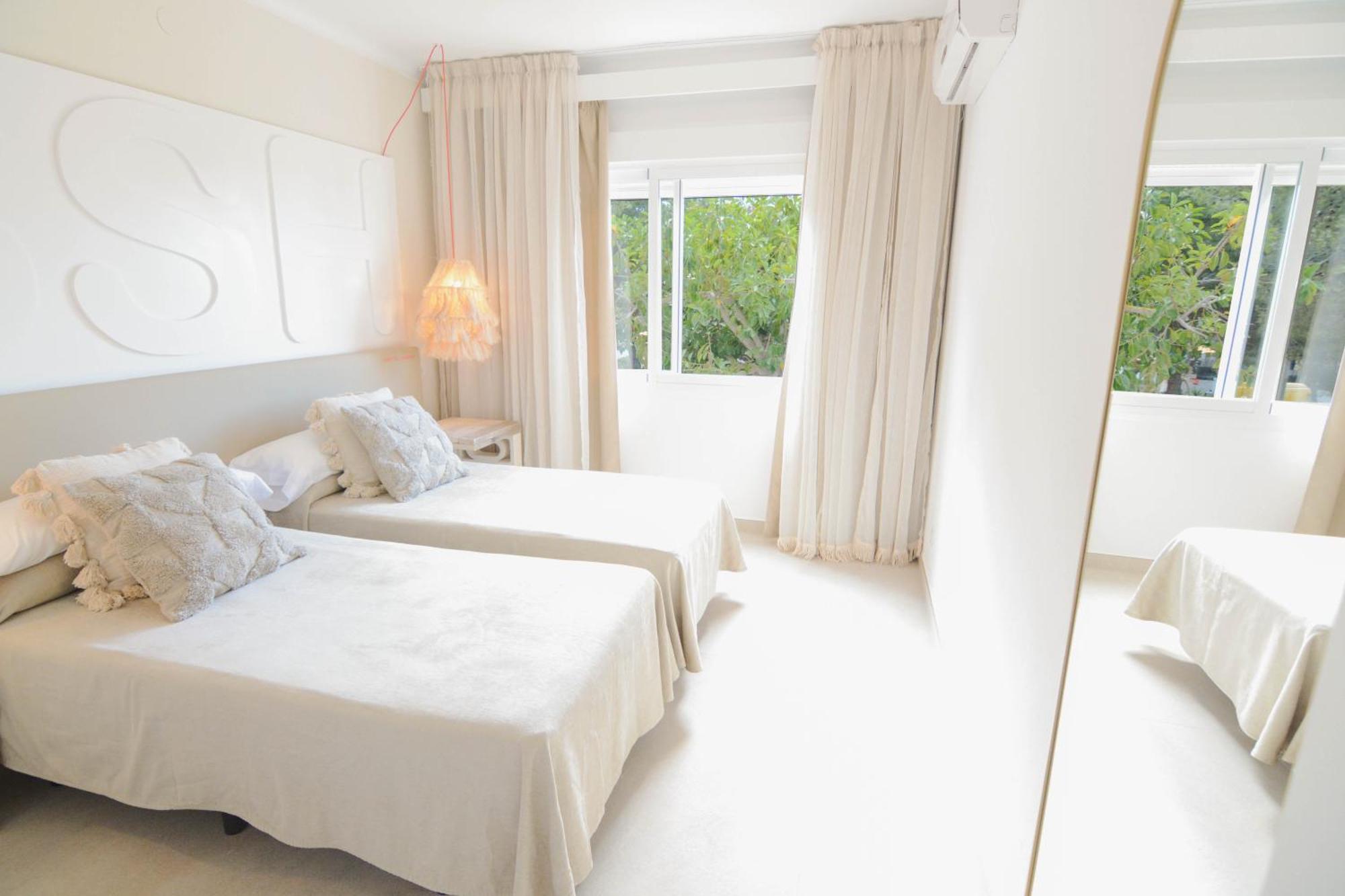 Aparthotel Secret Oasis Ibiza-Only Adults Sant Antoni de Portmany Exterior foto